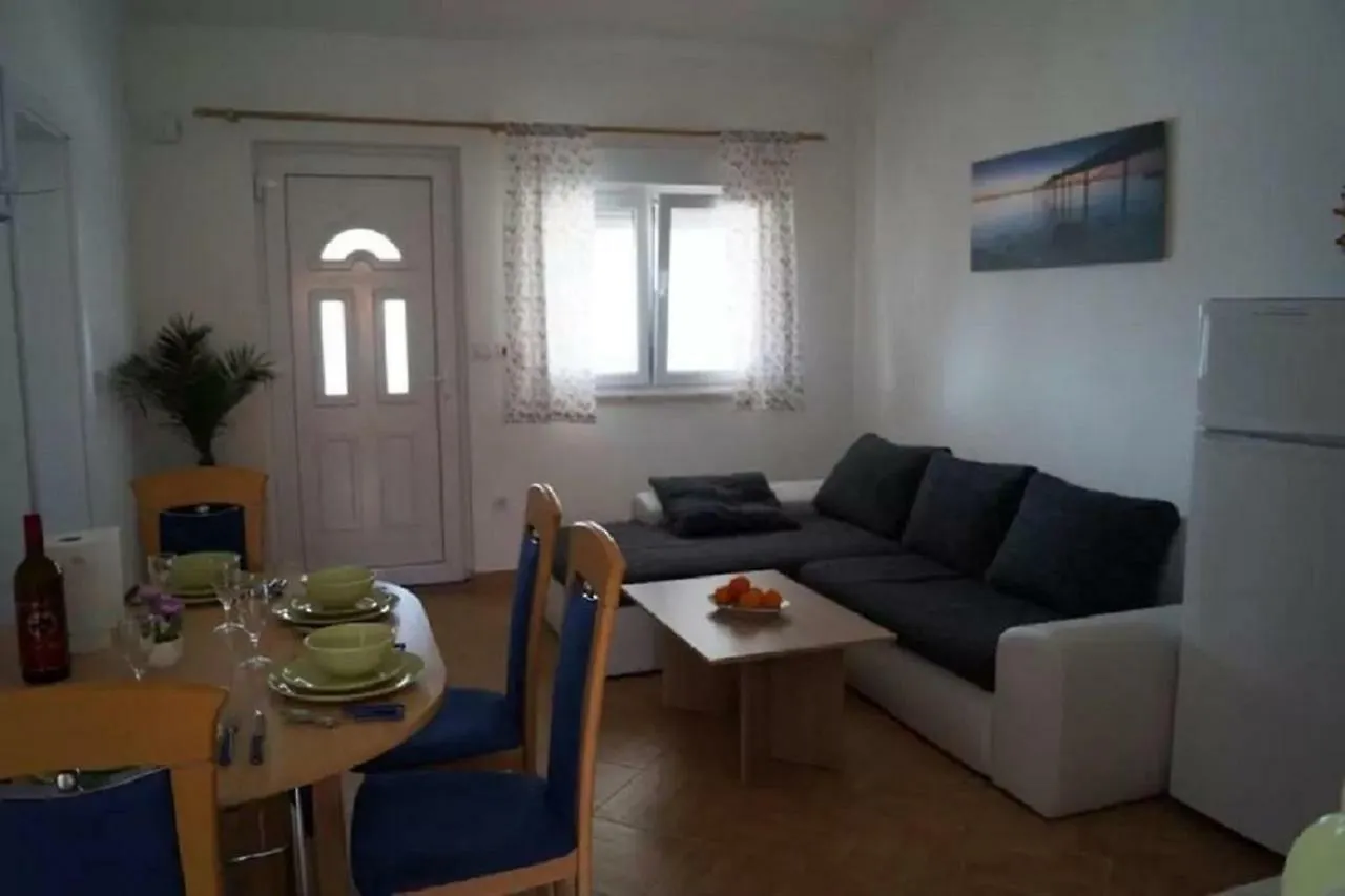 Apartments Erzen 140 Medulin