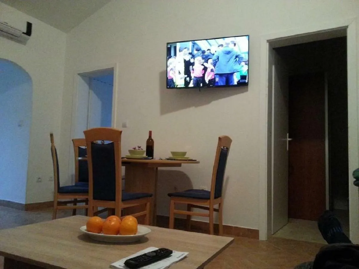 Apartments Erzen 140 Medulin