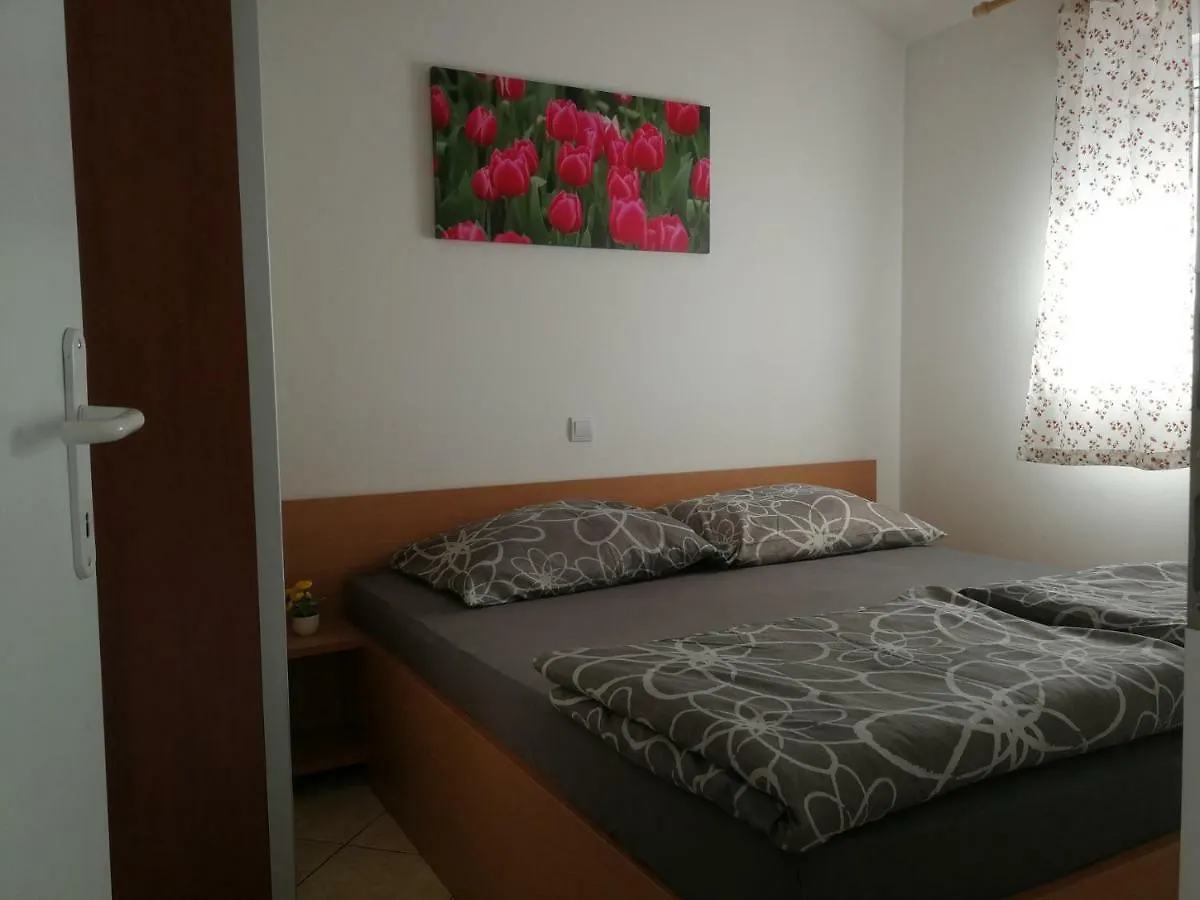 Apartments Erzen 140 Medulin