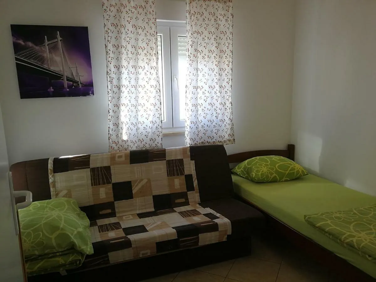 Apartments Erzen 140 Medulin