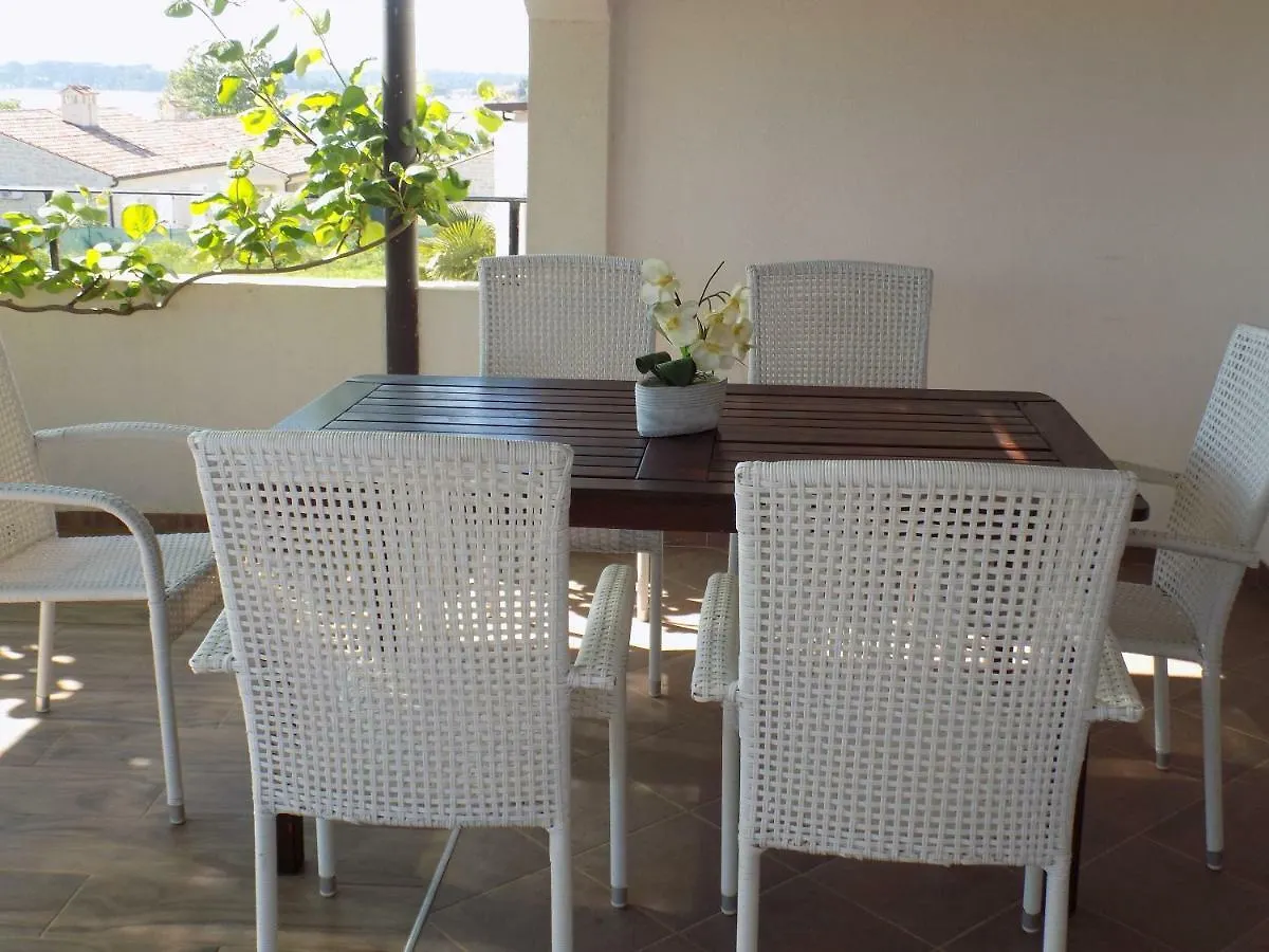 Apartments Erzen 140 Medulin